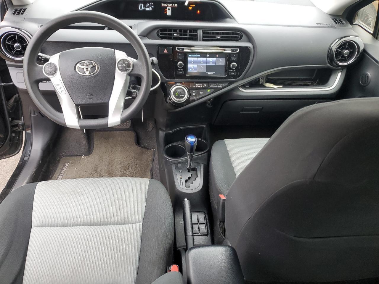2015 TOYOTA Prius c