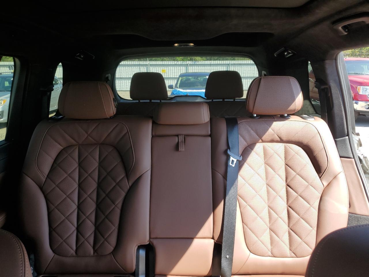 2025 BMW X7
