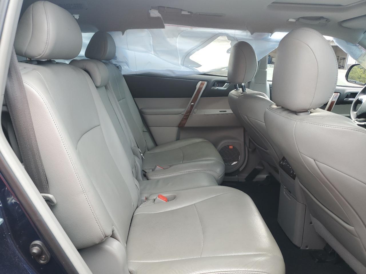 2013 TOYOTA HIGHLANDER