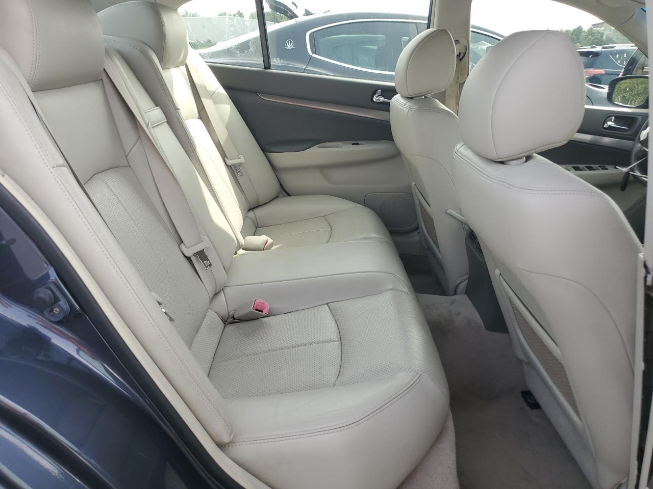 2012 INFINITI G37