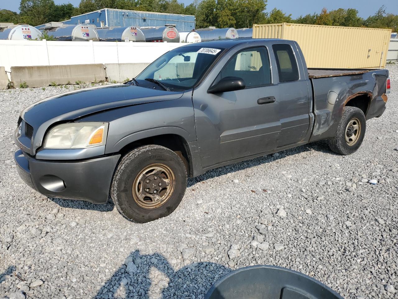 2008 MITSUBISHI Raider