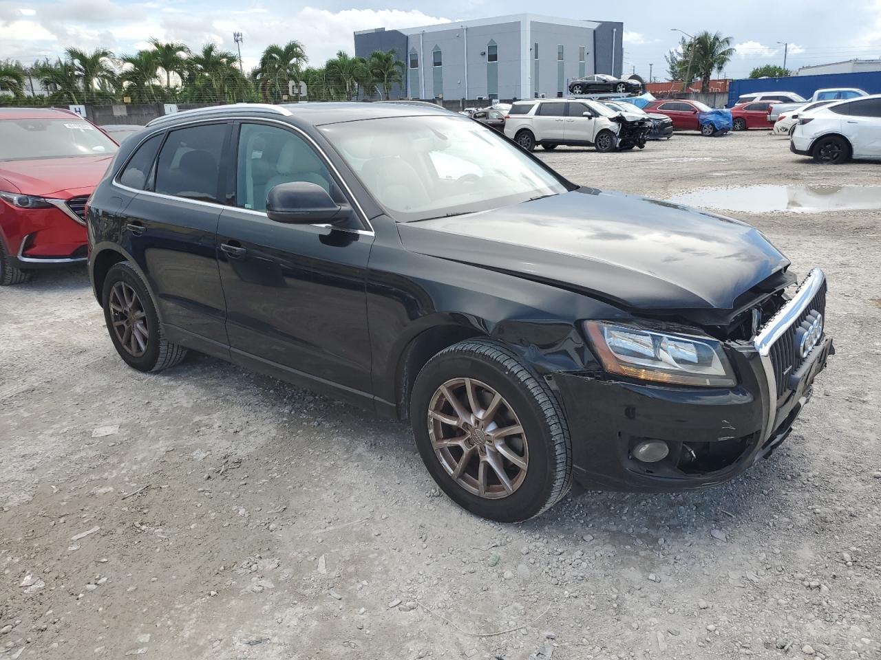 2011 AUDI Q5