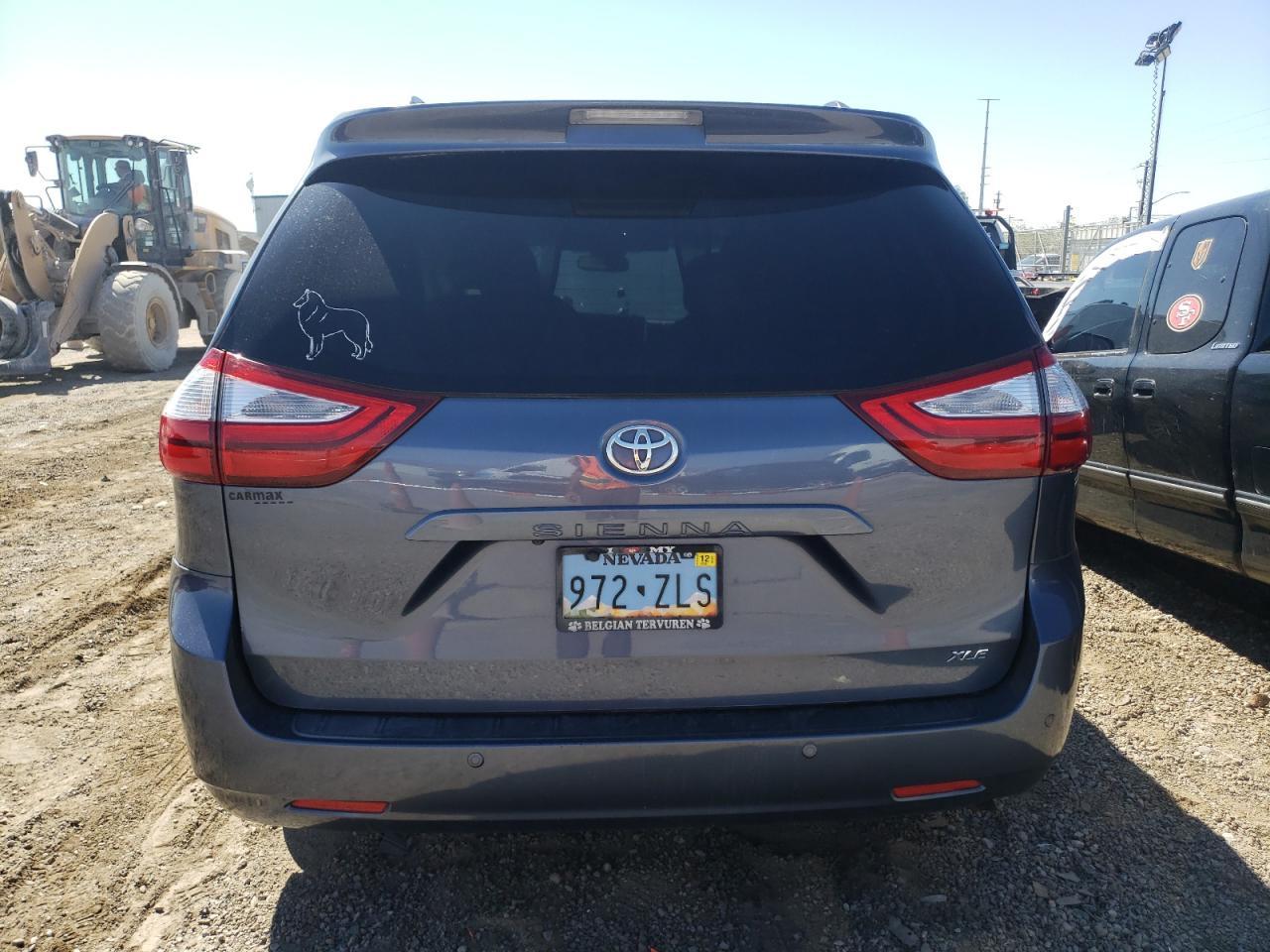 2017 TOYOTA SIENNA