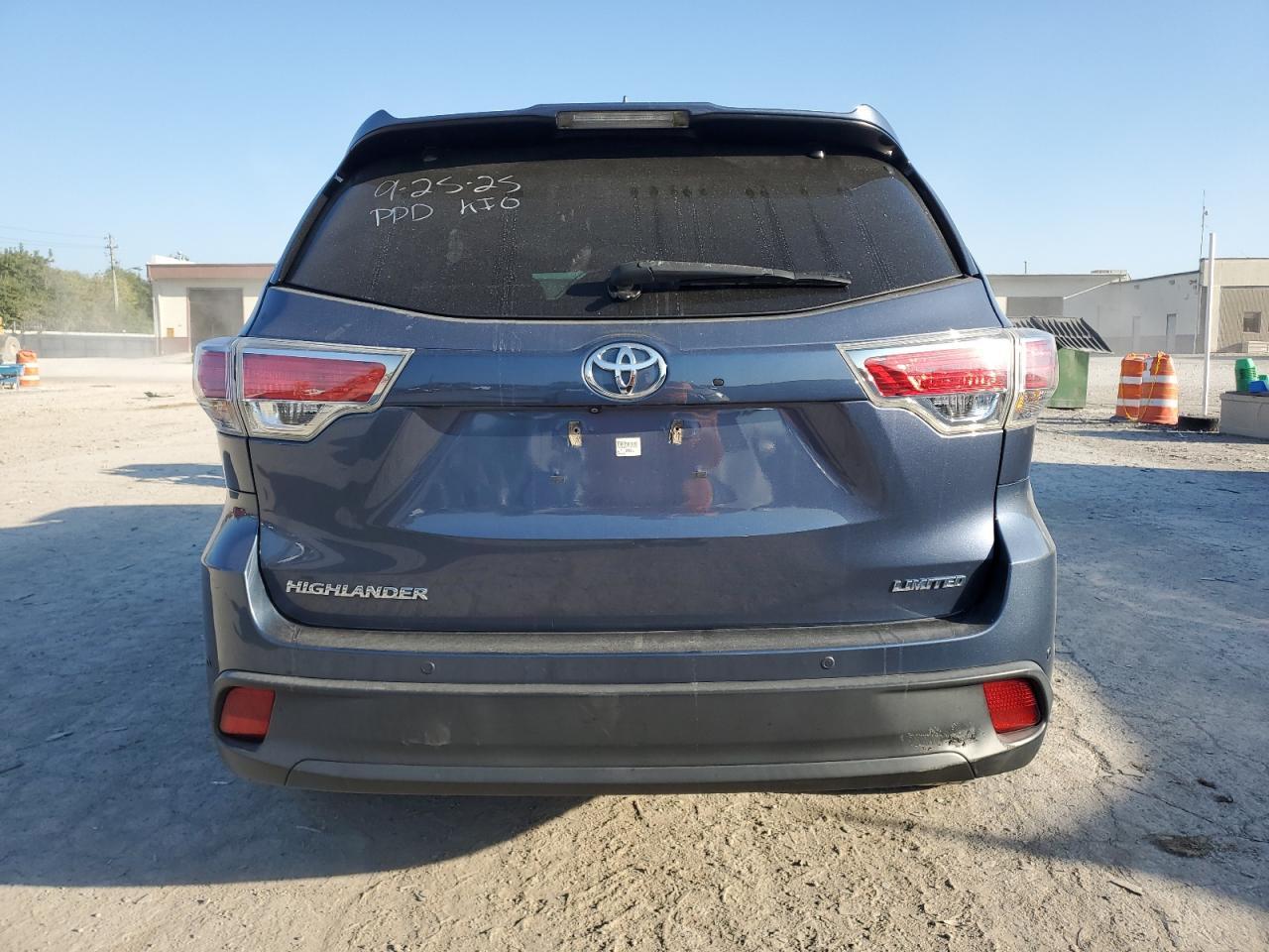2016 TOYOTA HIGHLANDER