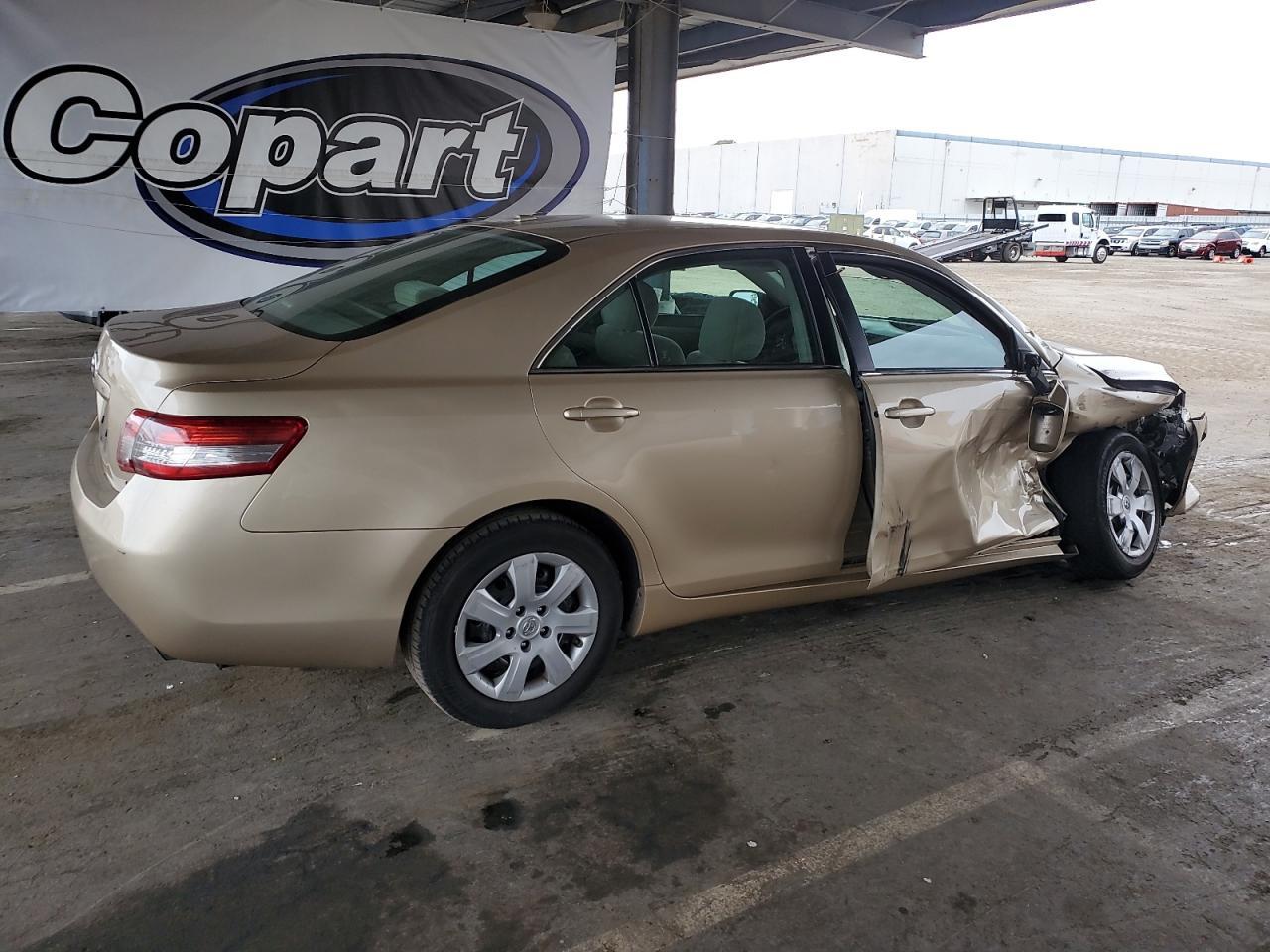 2011 TOYOTA CAMRY