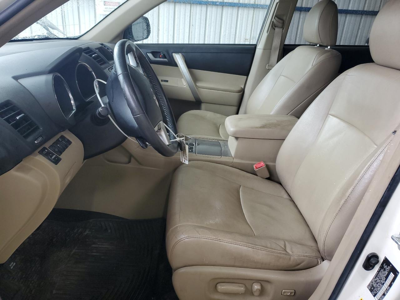 2013 TOYOTA HIGHLANDER