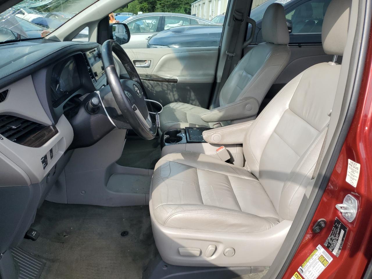 2016 TOYOTA SIENNA