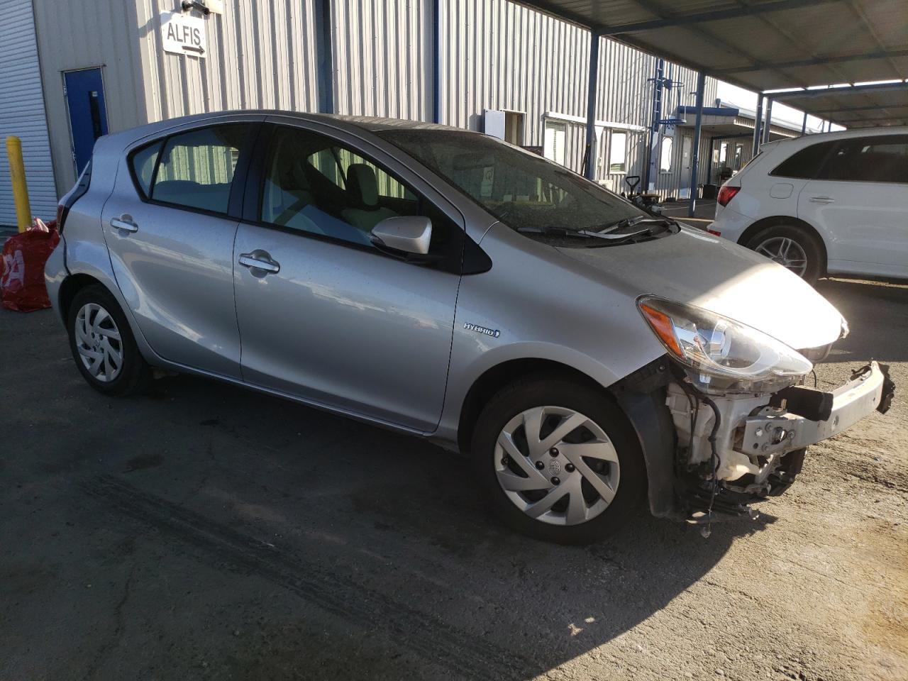 2015 TOYOTA Prius c