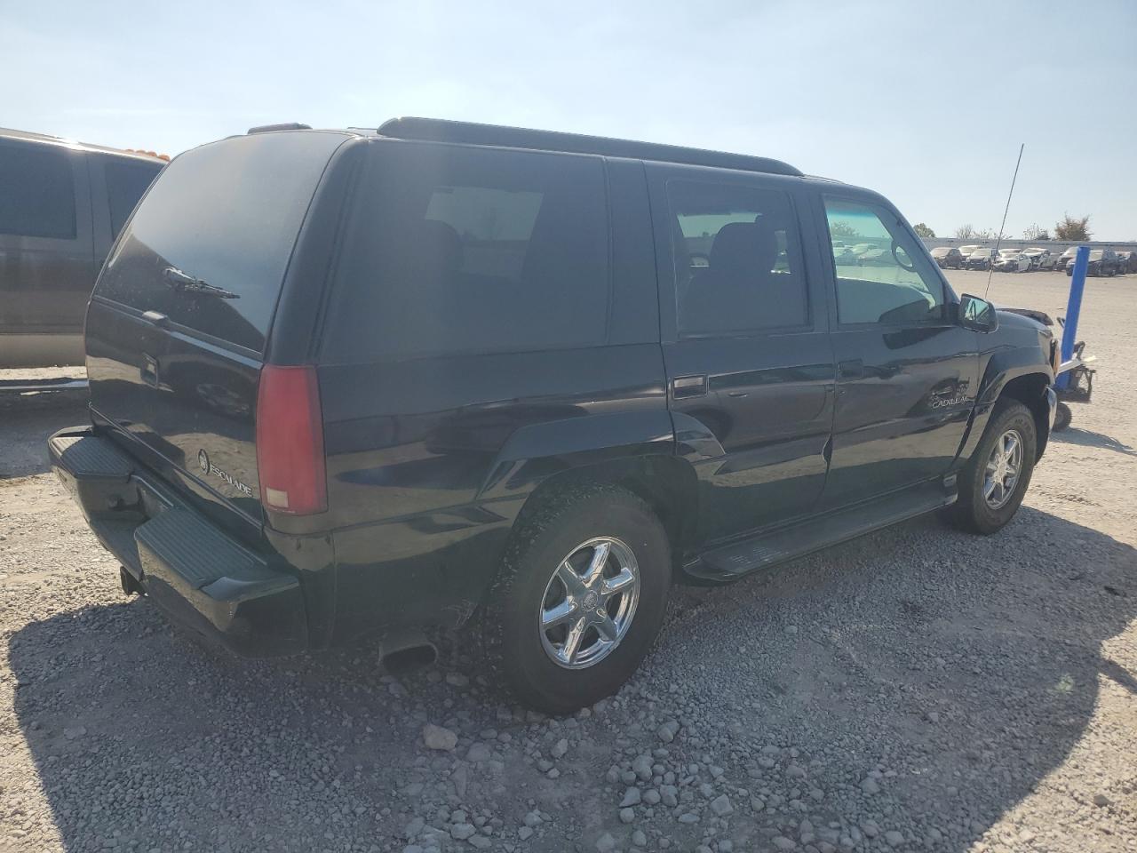 2000 CADILLAC ESCALADE