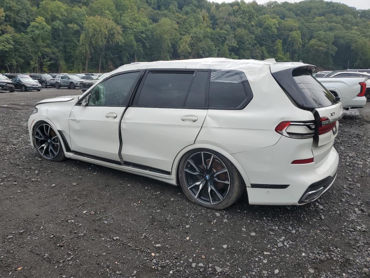 2022 BMW X7