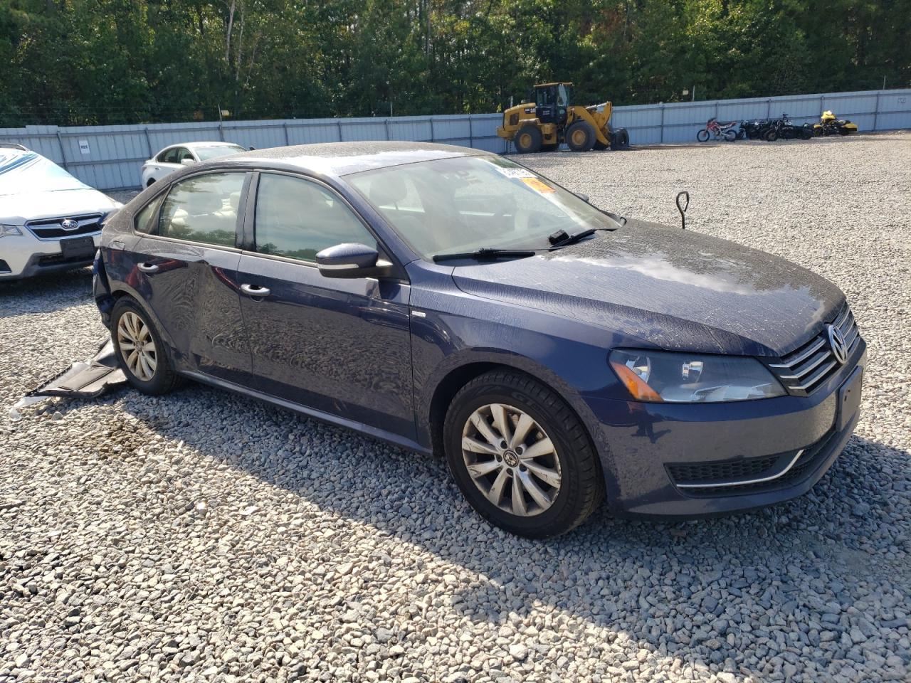 2014 VOLKSWAGEN Passat