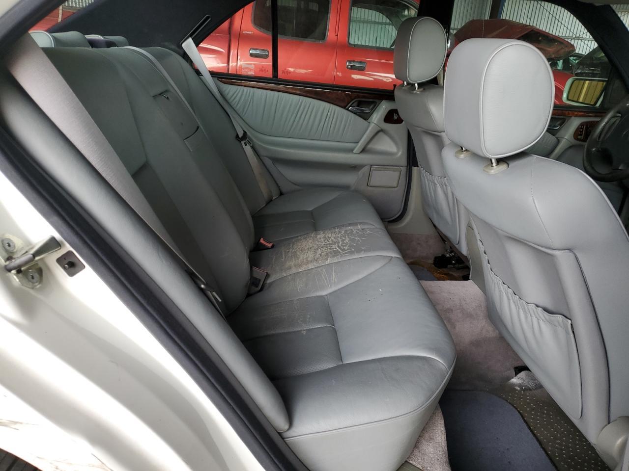 1997 MERCEDES-BENZ E-Class