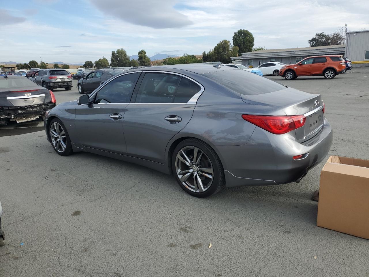 2015 INFINITI Q50