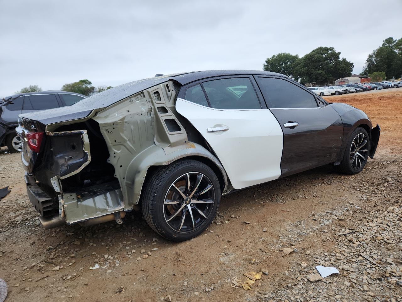 2017 NISSAN Maxima