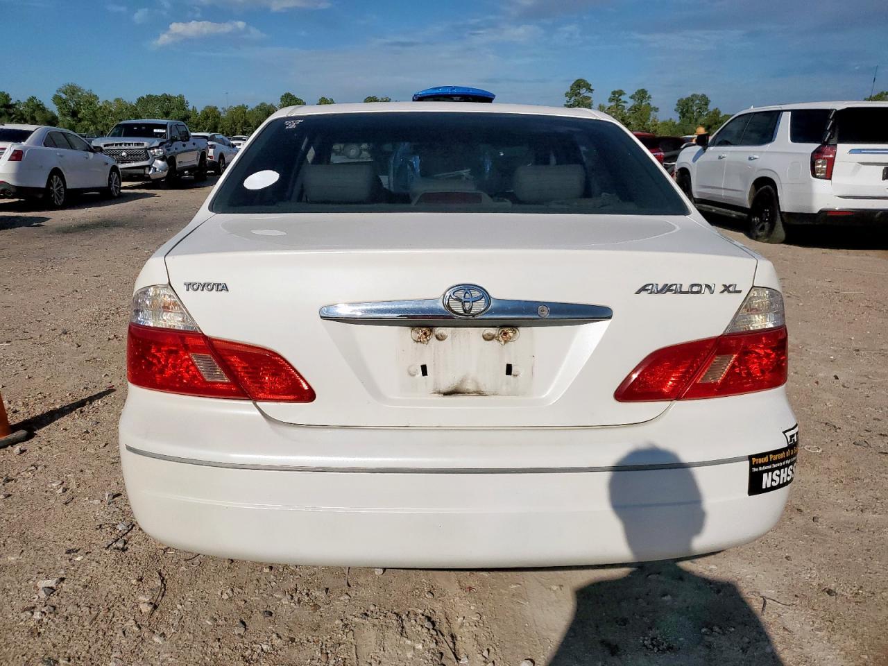 2004 TOYOTA Avalon