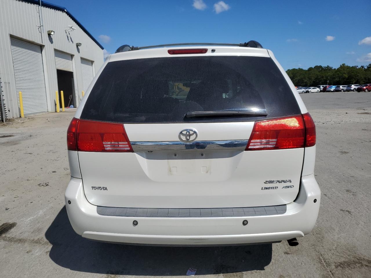 2005 TOYOTA SIENNA