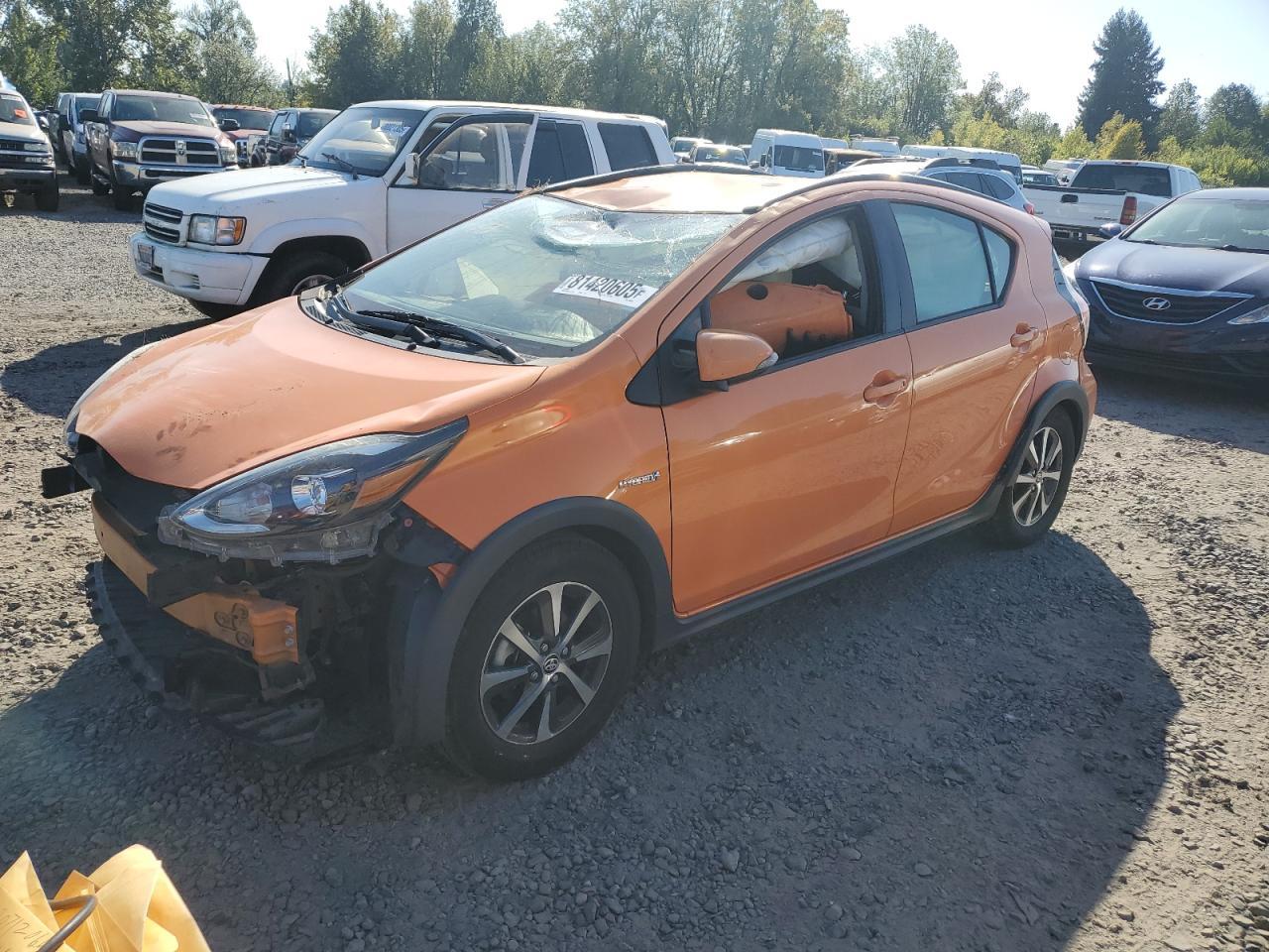 2018 TOYOTA Prius c