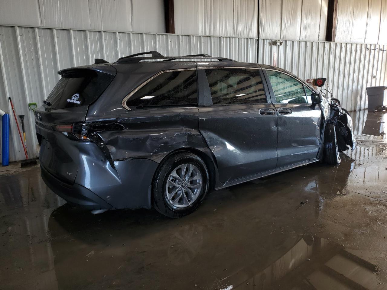 2025 TOYOTA SIENNA