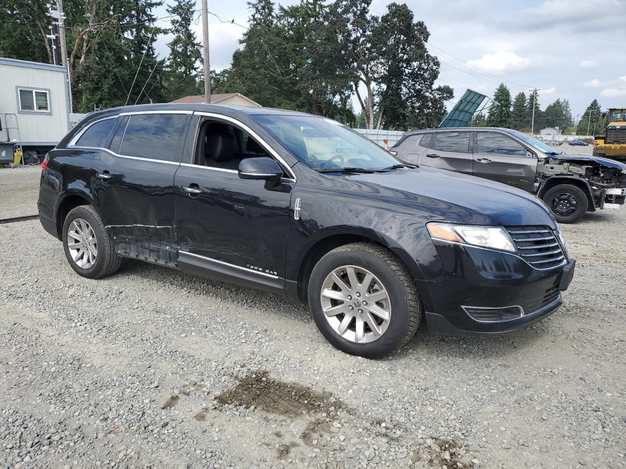2019 LINCOLN MKT