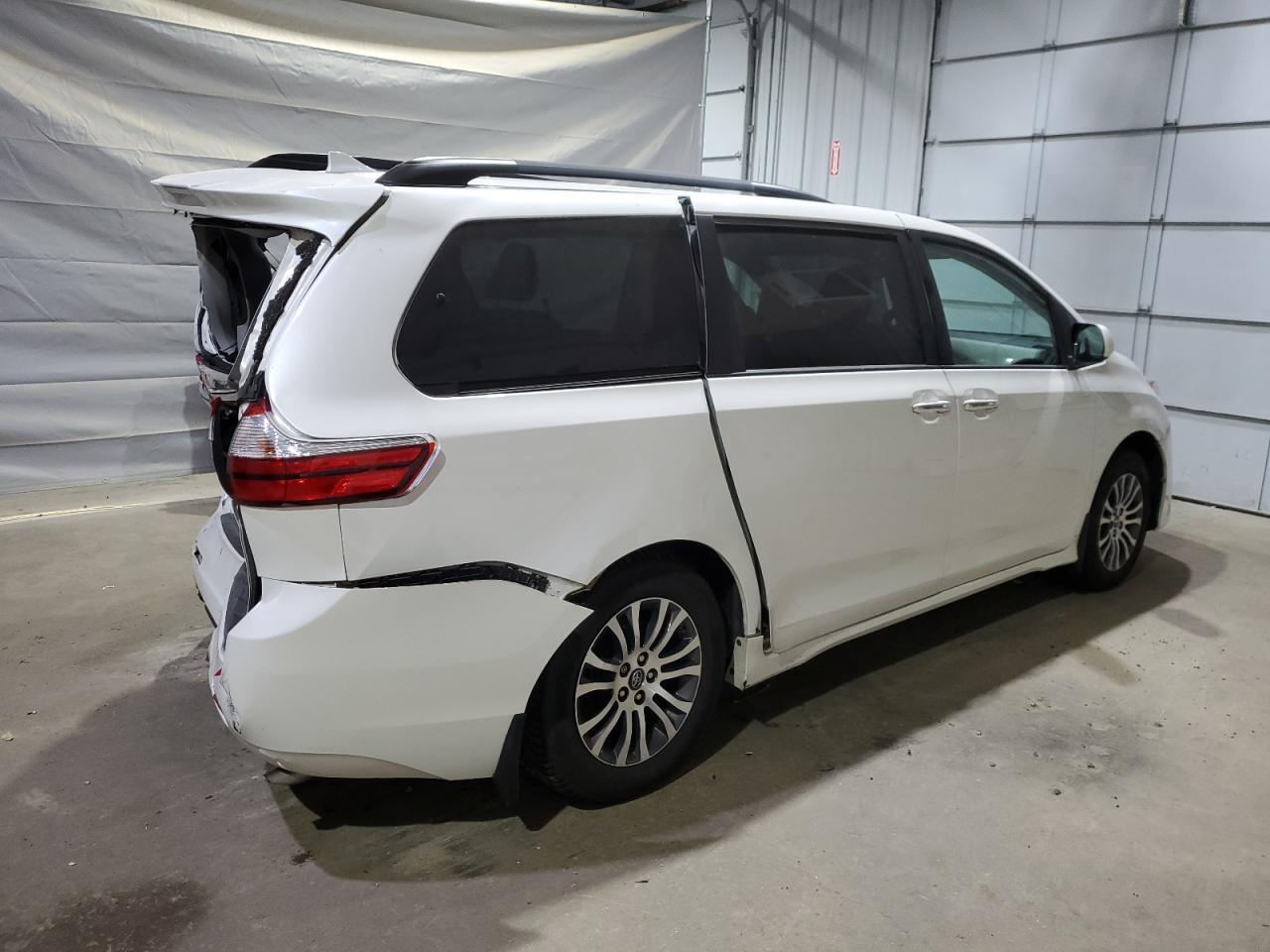 2019 TOYOTA SIENNA
