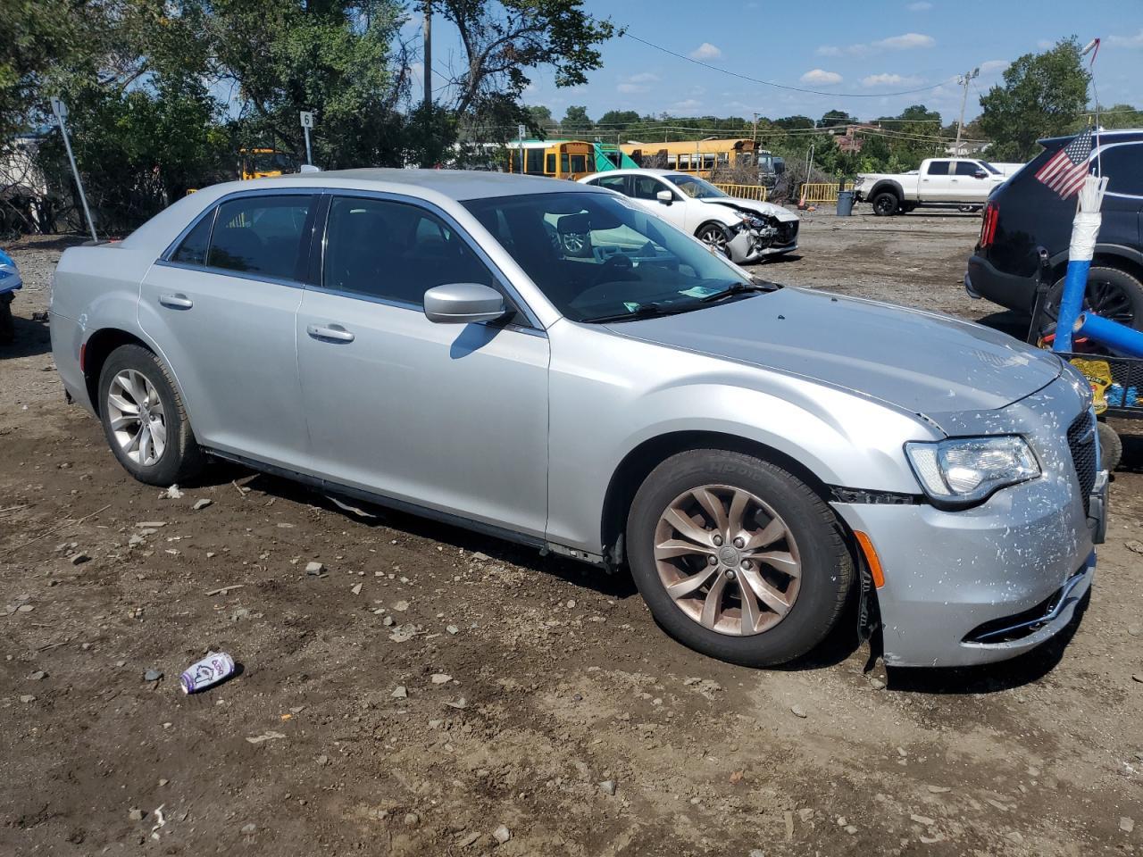 2019 CHRYSLER 300