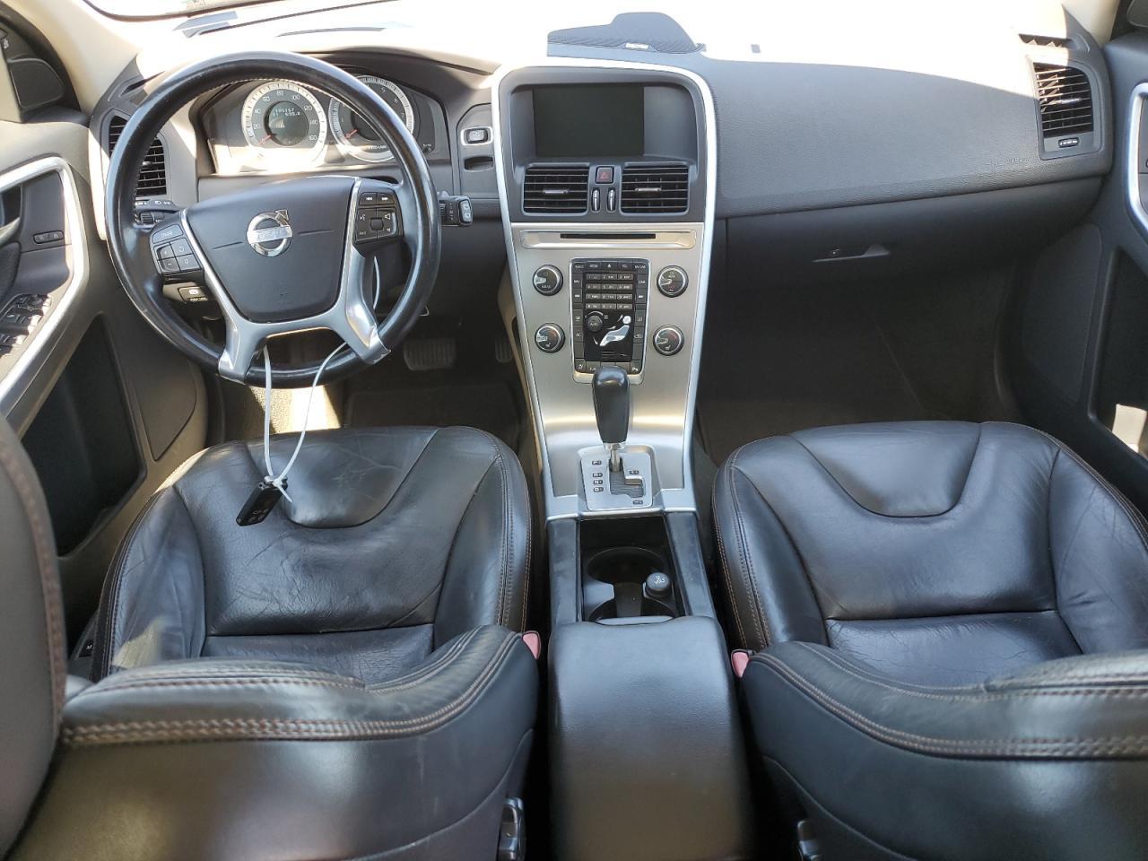 2011 VOLVO XC60