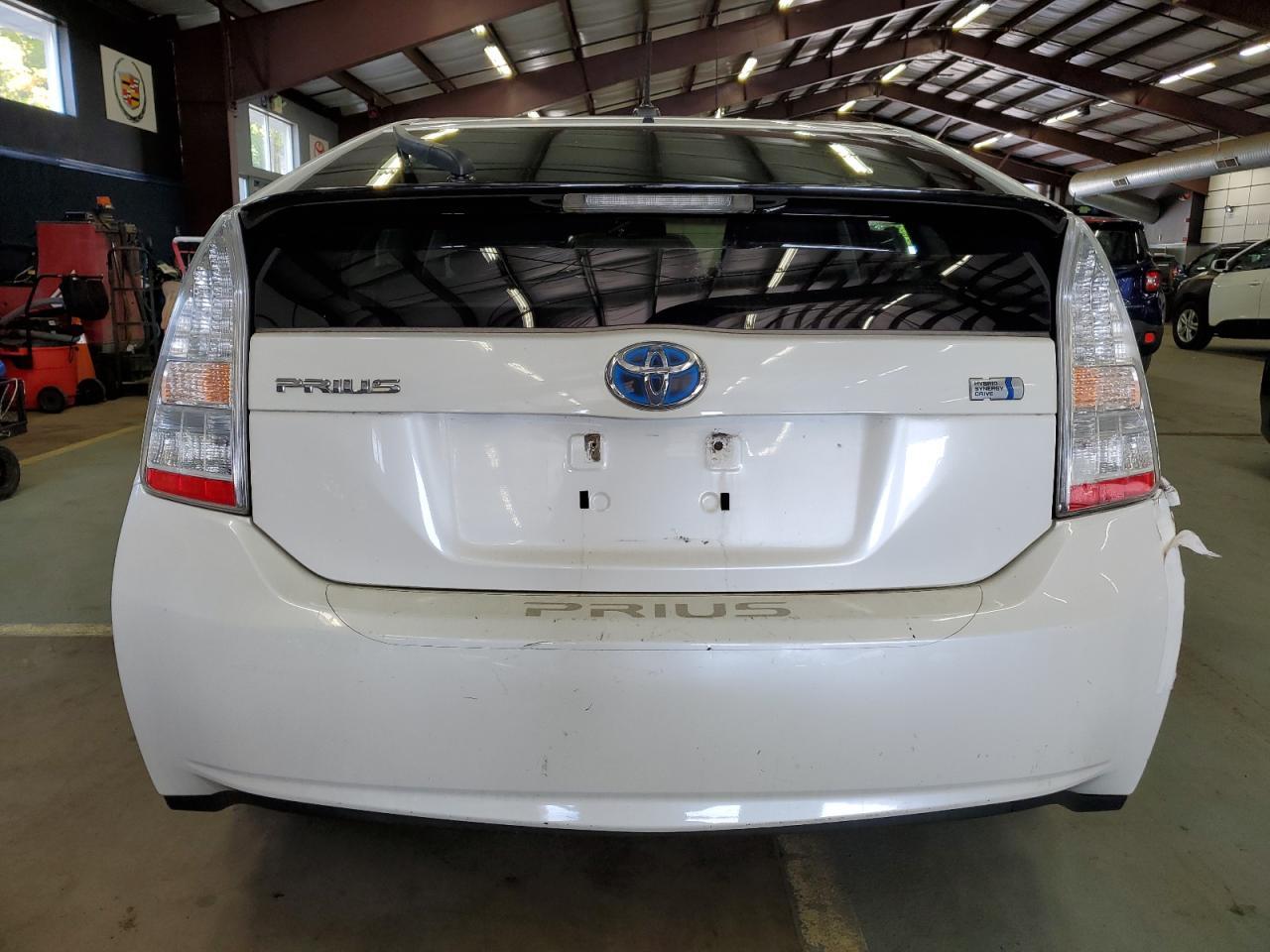 2011 TOYOTA PRIUS