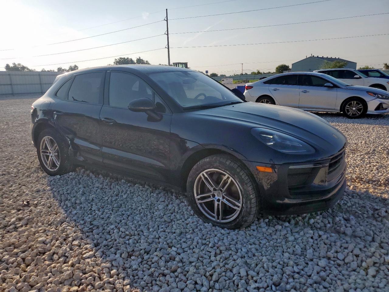 2022 PORSCHE Macan
