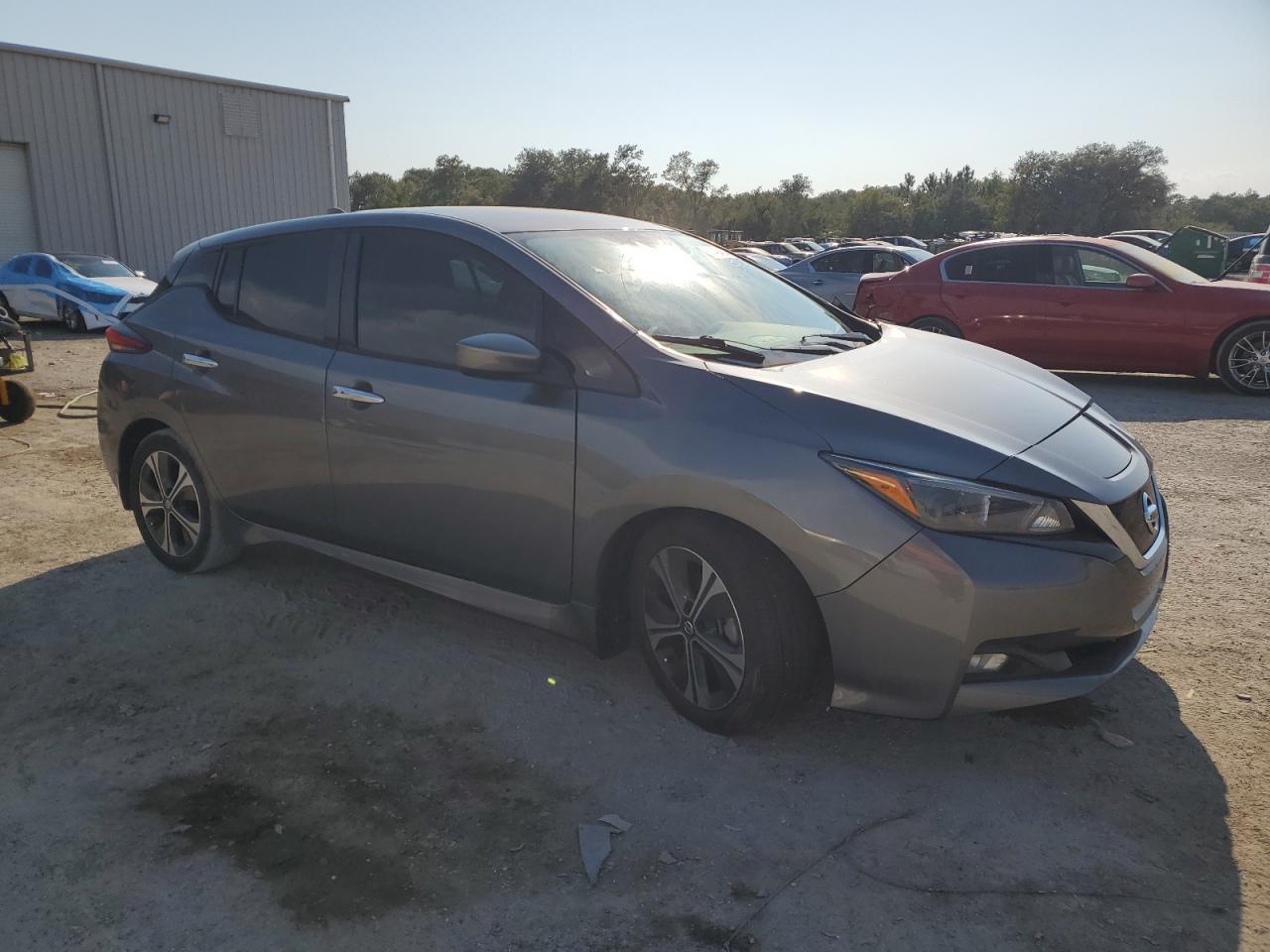 2022 NISSAN LEAF