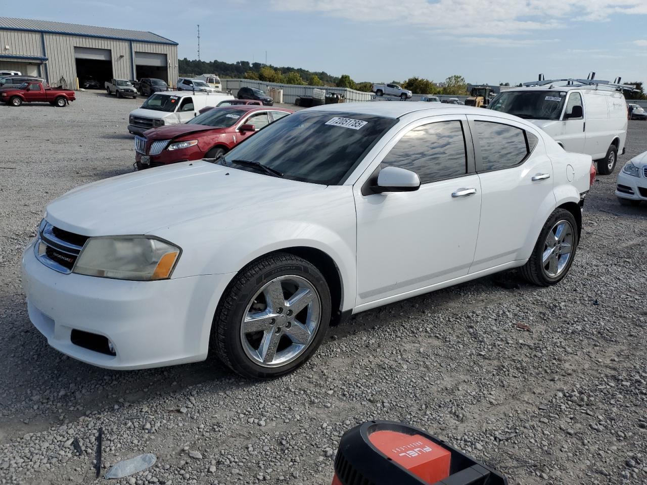 2013 DODGE Avenger