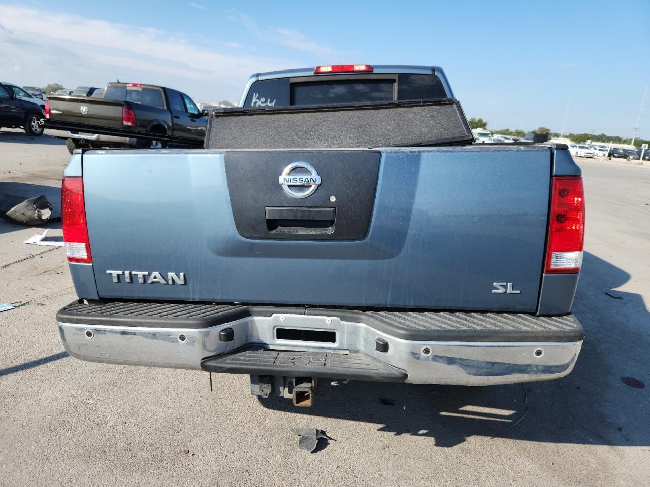 2011 NISSAN Titan