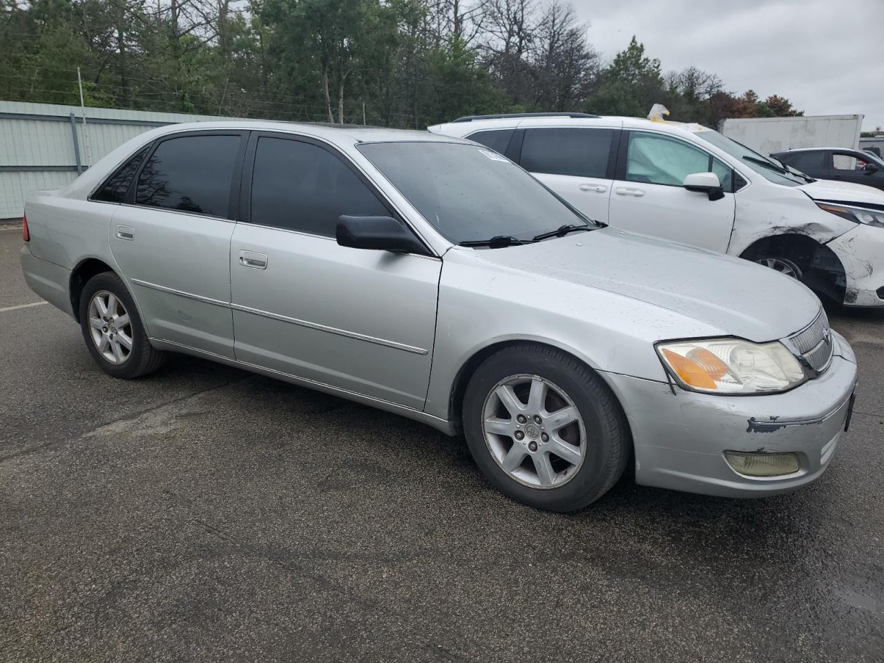 2001 TOYOTA Avalon