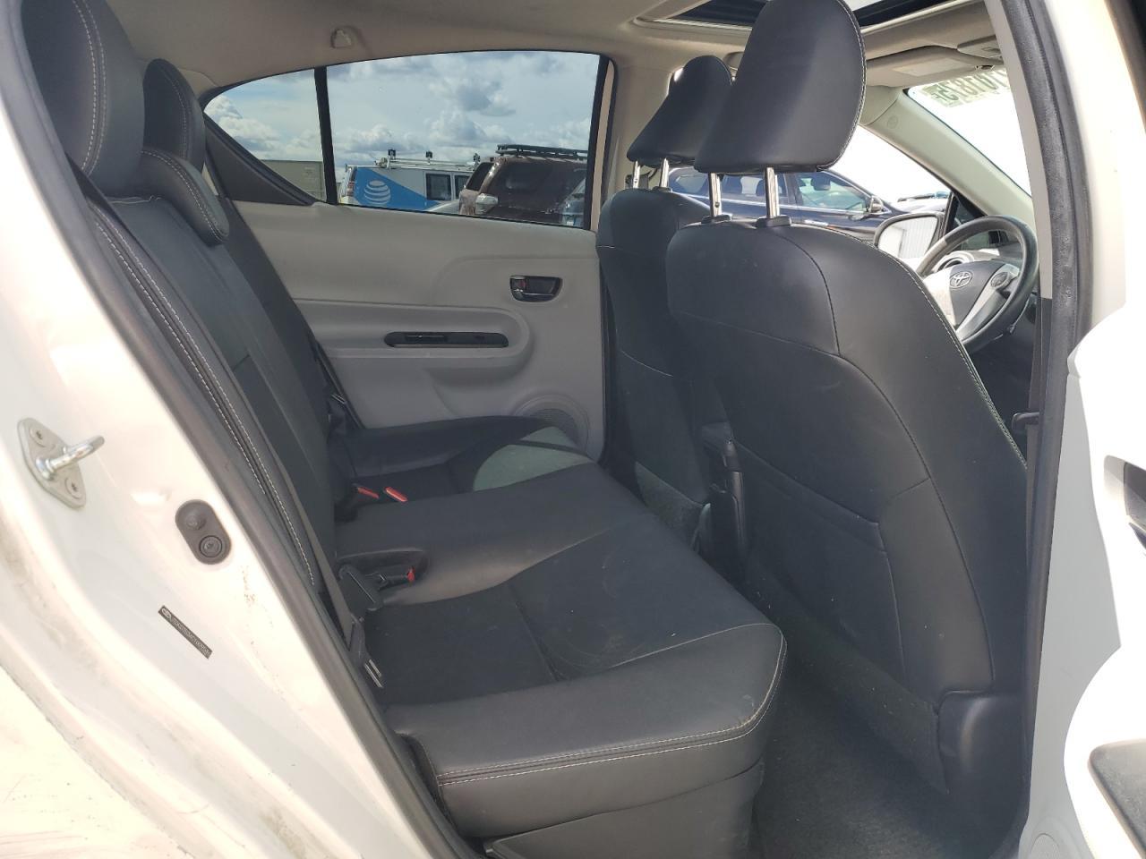2012 TOYOTA Prius c