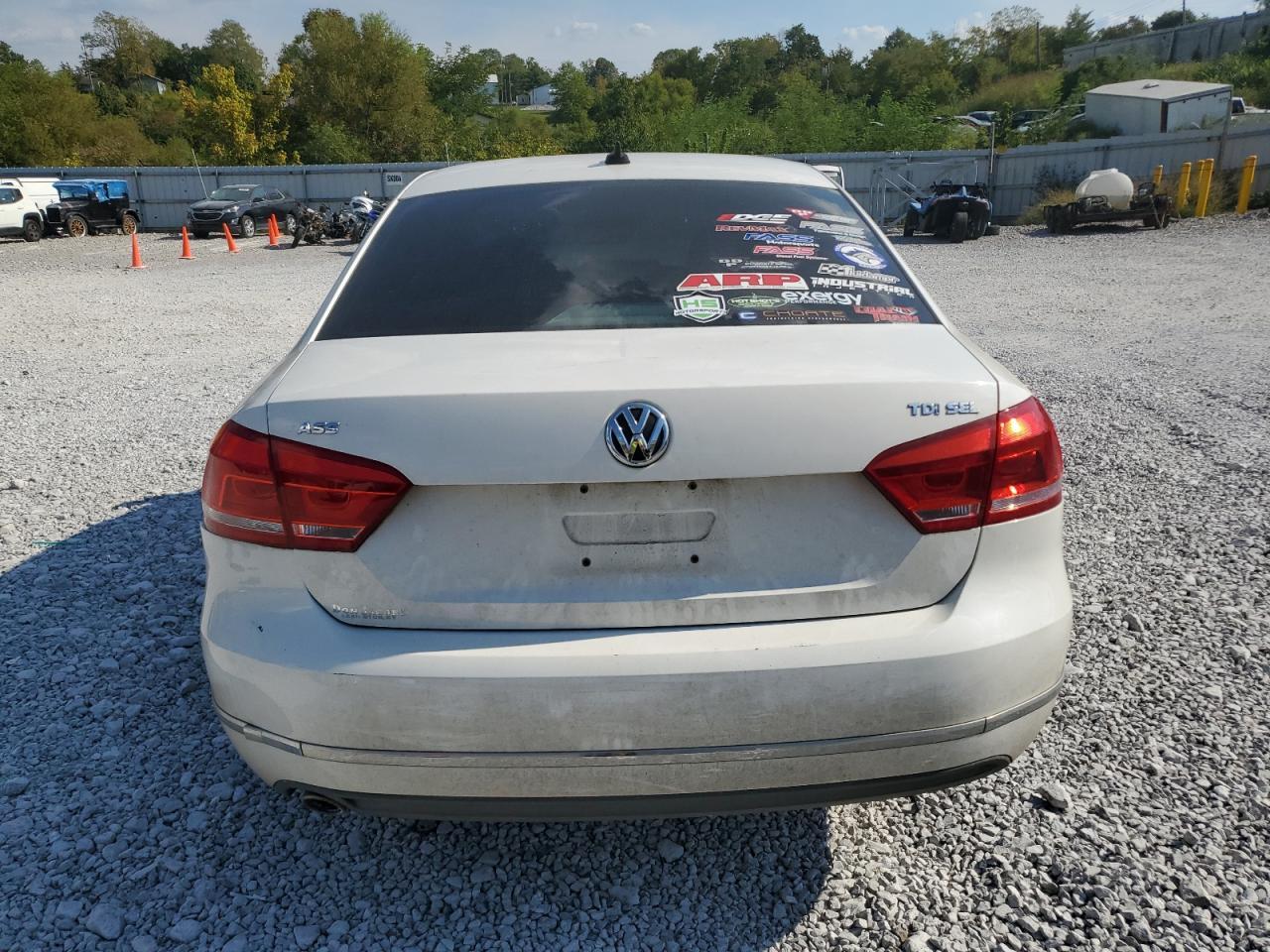 2012 VOLKSWAGEN Passat