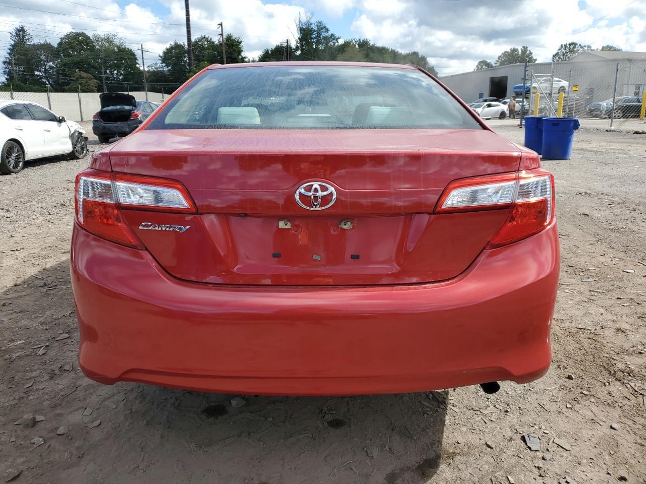 2014 TOYOTA CAMRY
