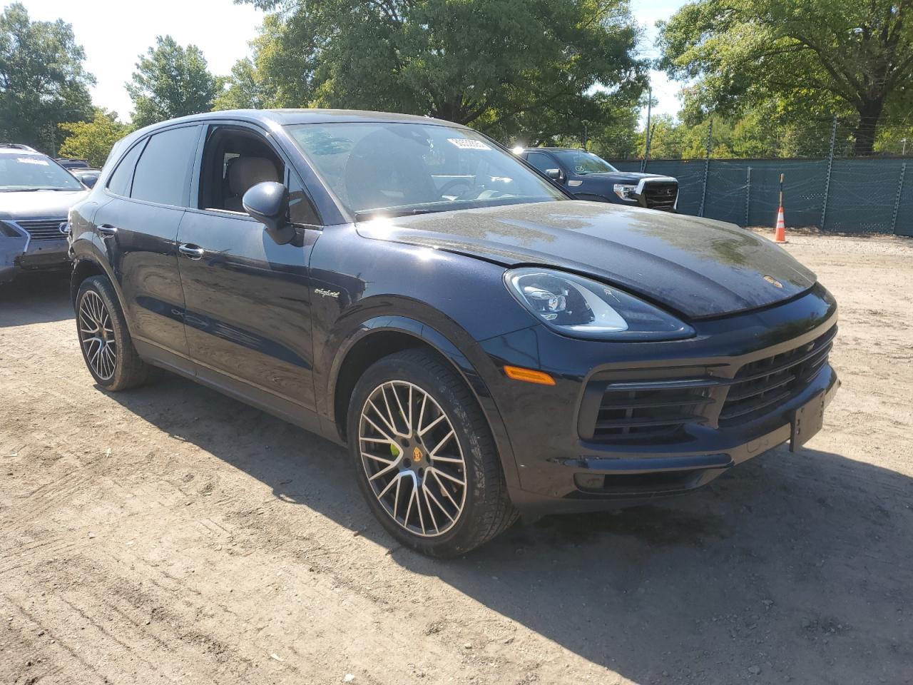 2019 PORSCHE CAYENNE