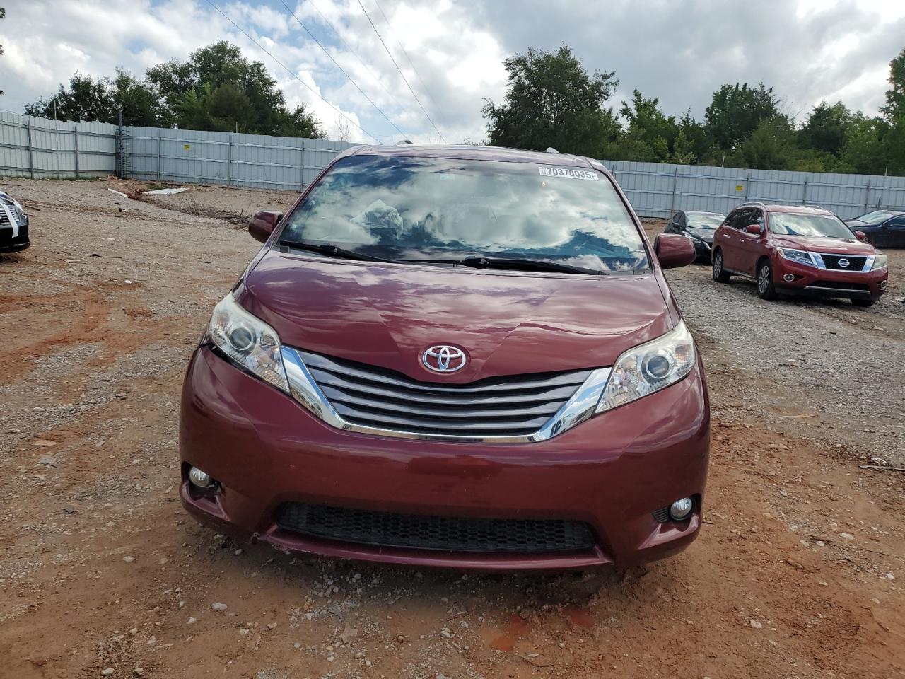 2015 TOYOTA SIENNA