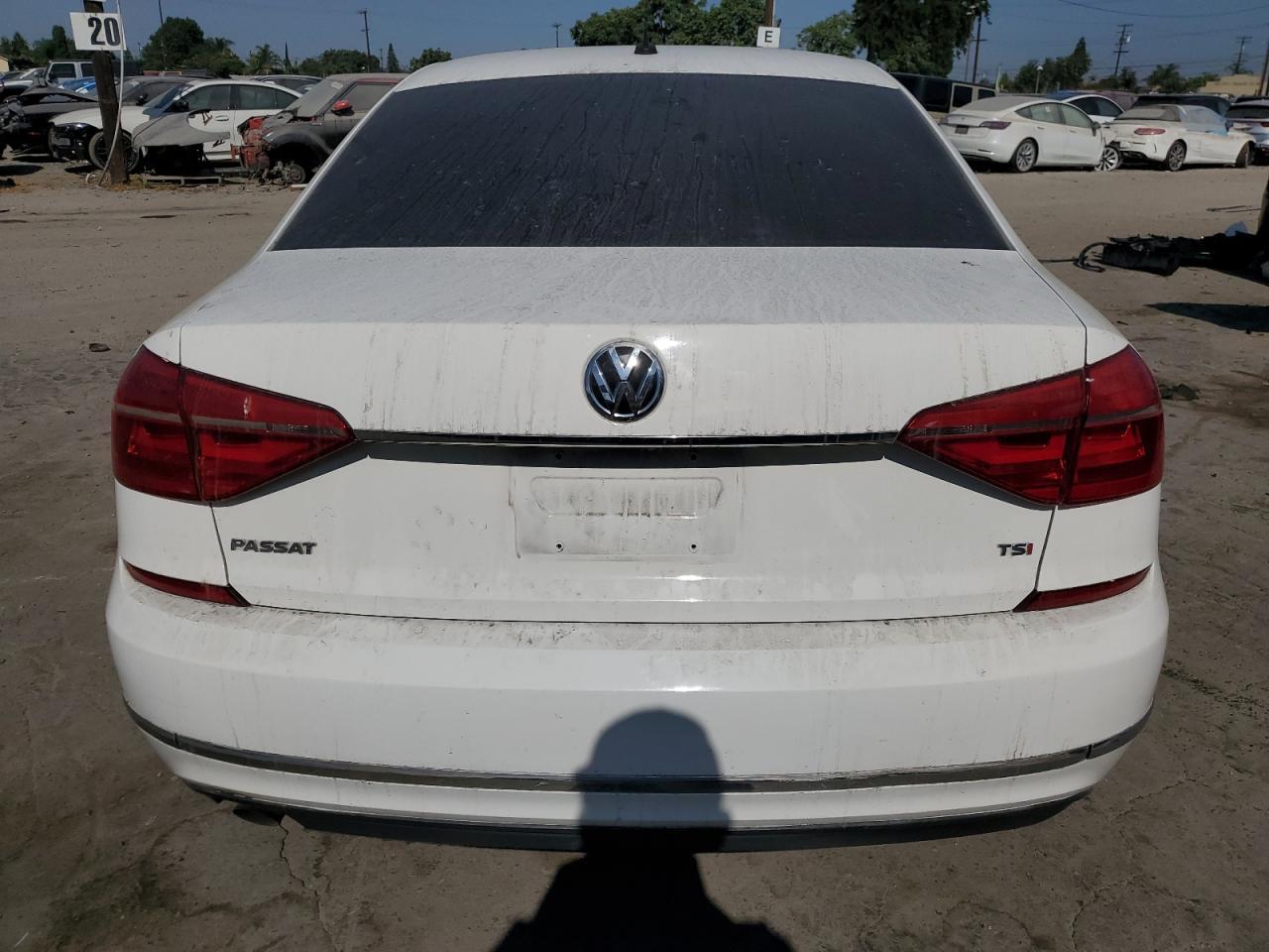 2016 VOLKSWAGEN Passat