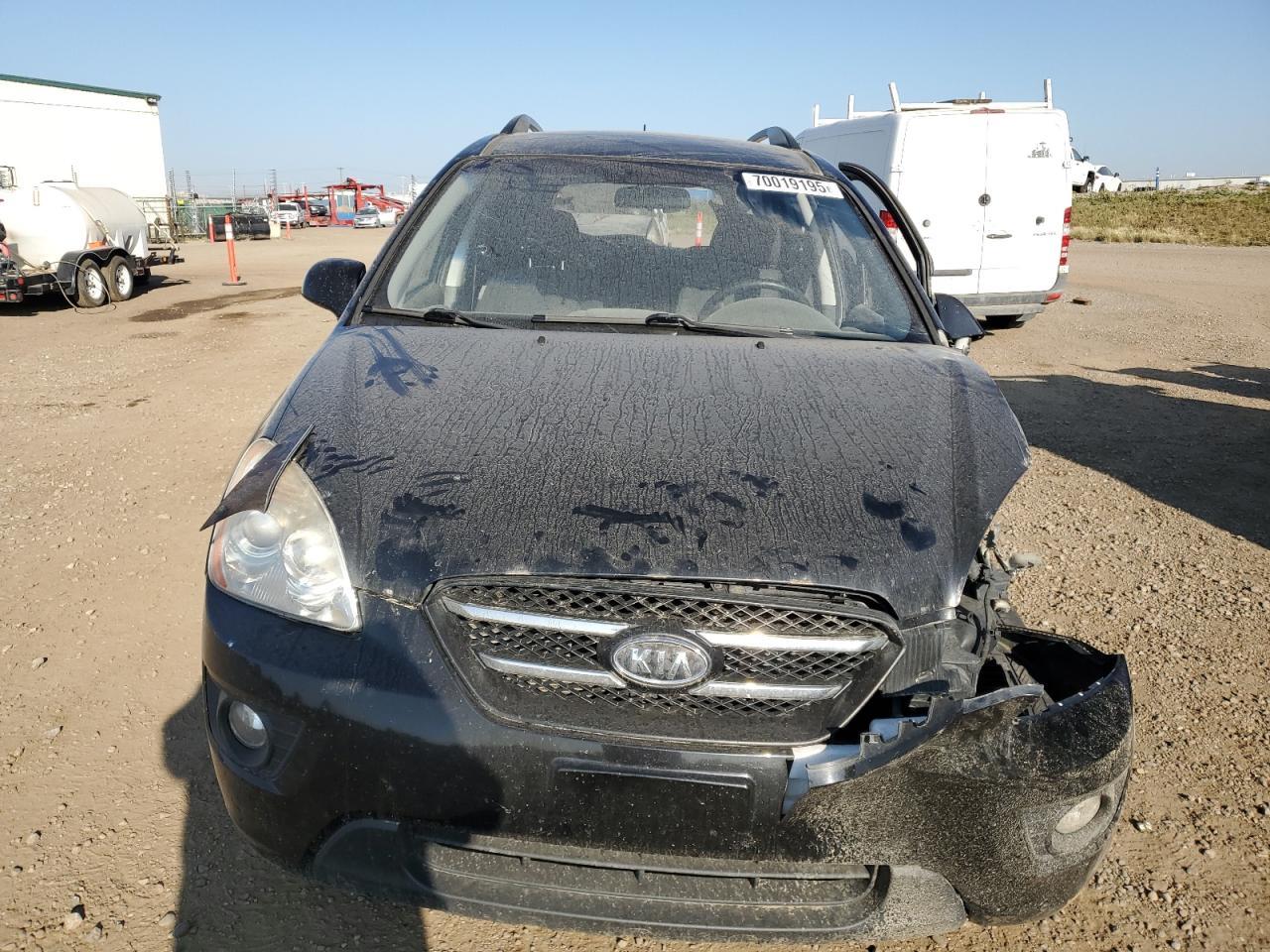 2009 KIA RONDO