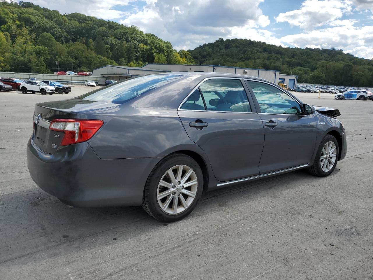 2013 TOYOTA CAMRY
