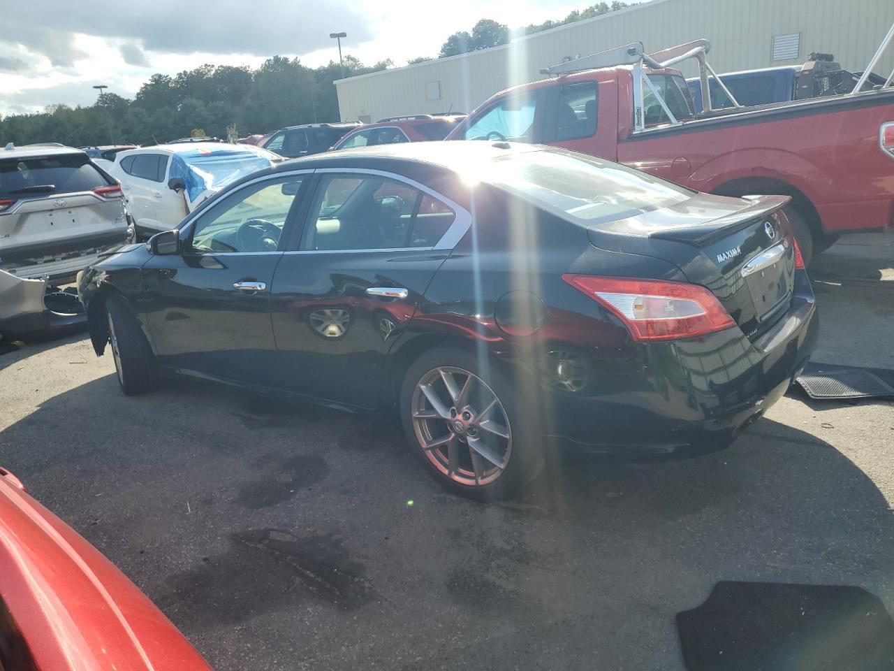 2011 NISSAN Maxima