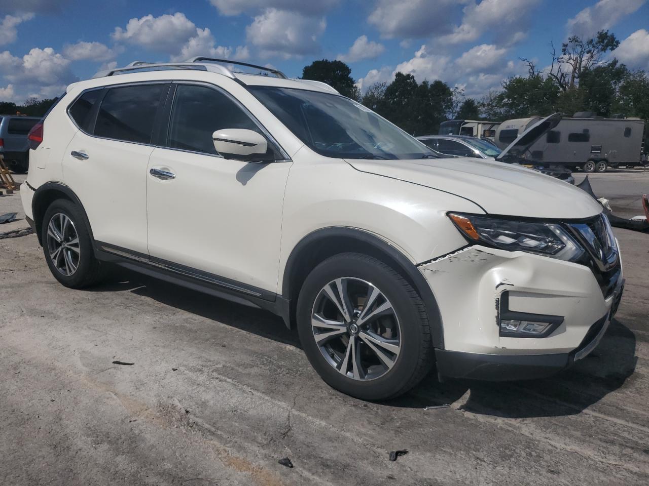 2017 NISSAN ROGUE