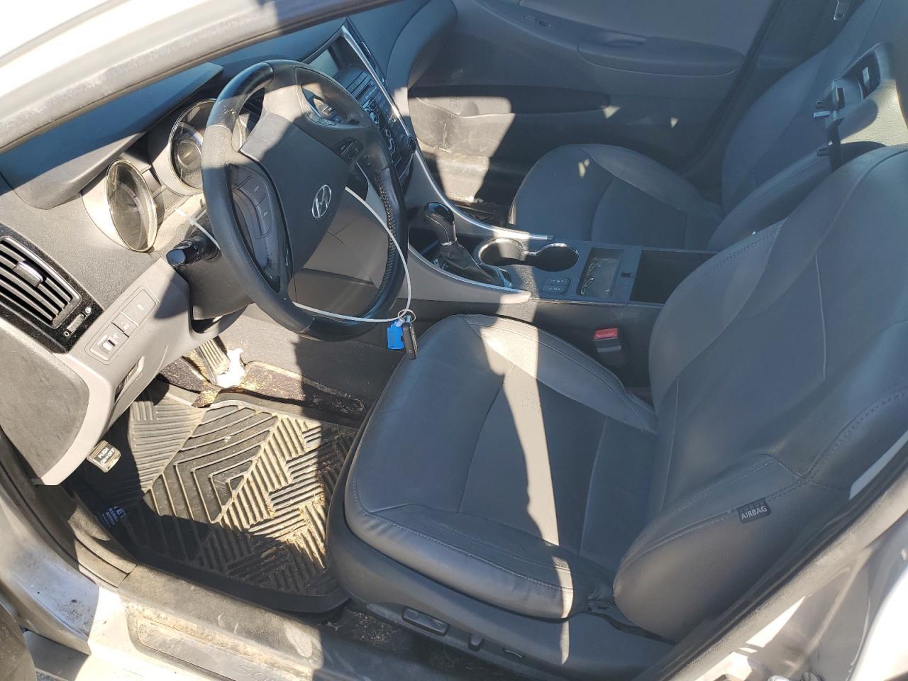2011 HYUNDAI SONATA