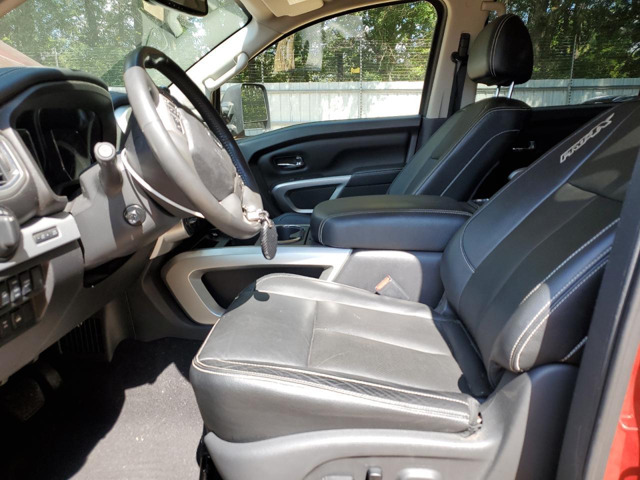 2017 NISSAN Titan
