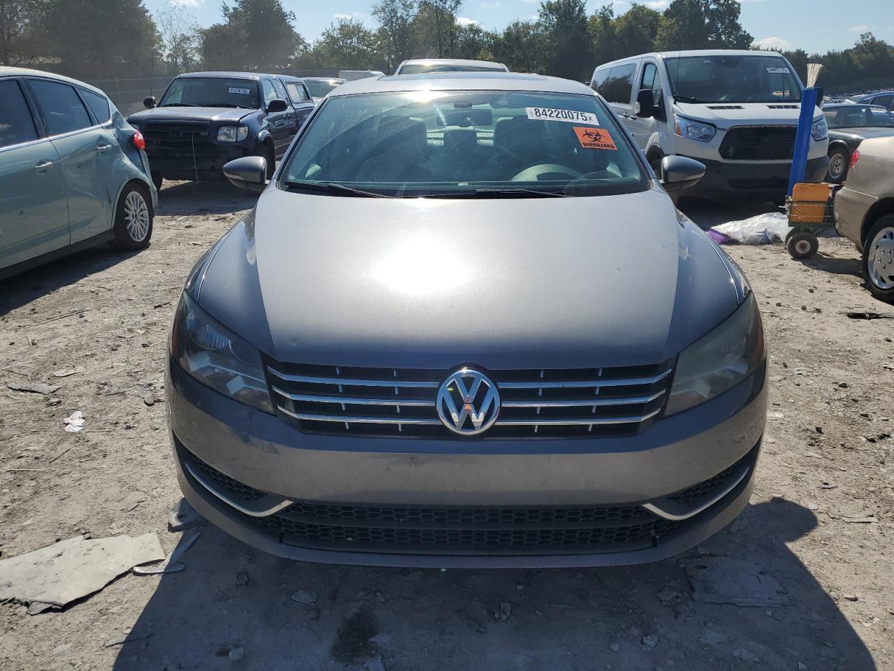 2012 VOLKSWAGEN Passat