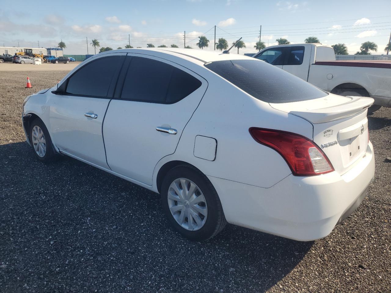 2018 NISSAN VERSA