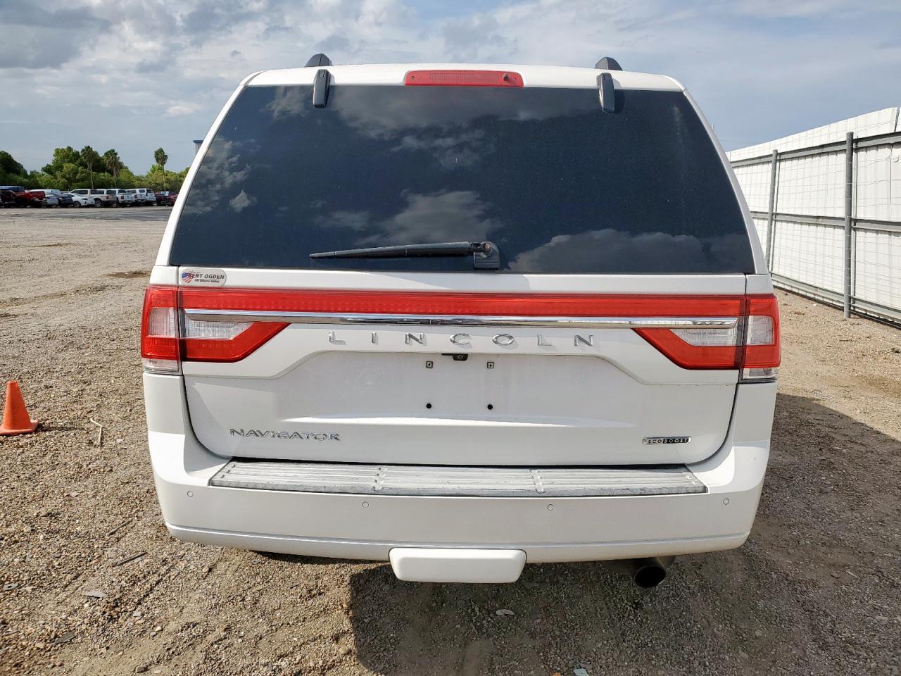 2015 LINCOLN Navigator