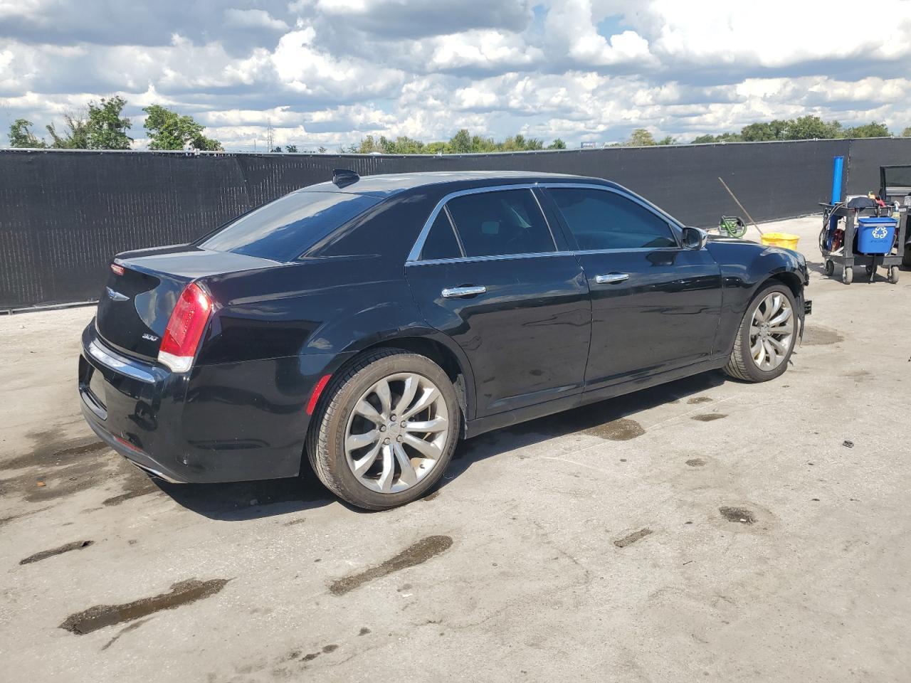 2019 CHRYSLER 300
