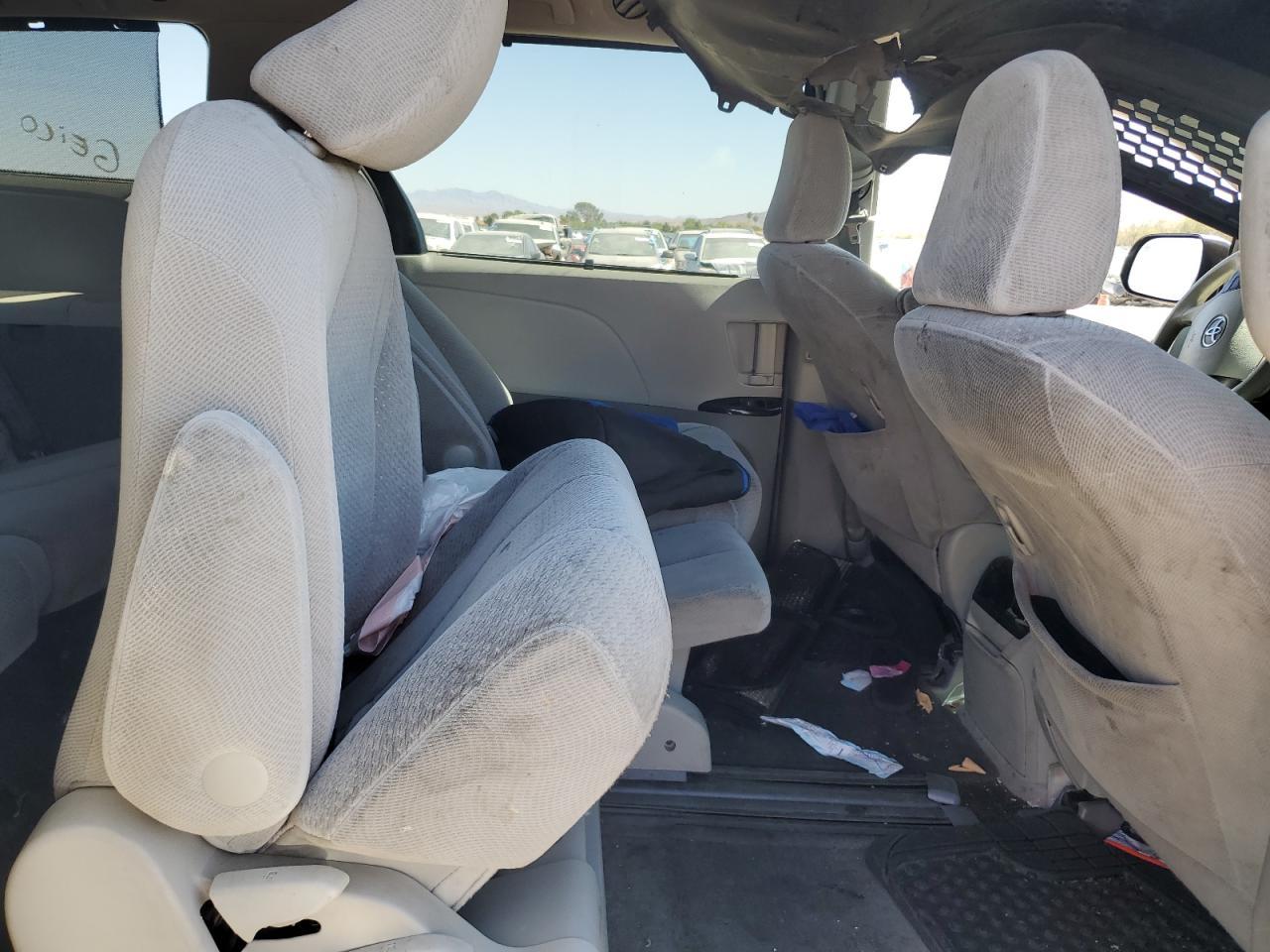 2014 TOYOTA SIENNA