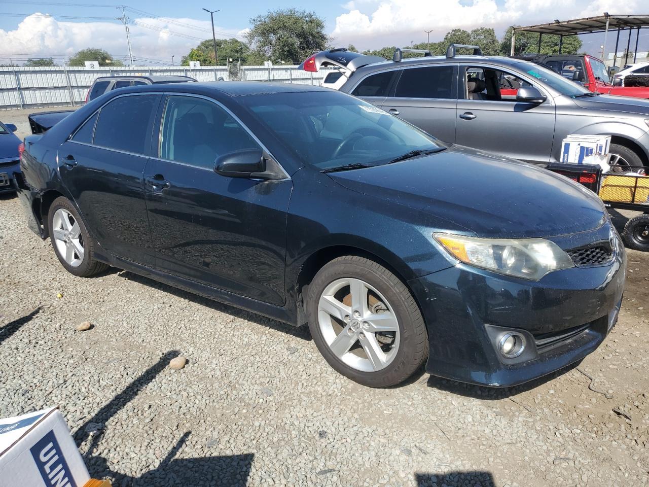 2014 TOYOTA CAMRY